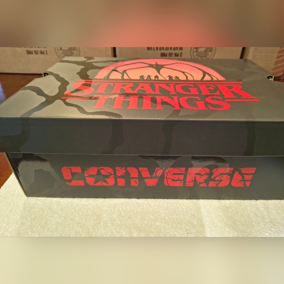 Converse x Stranger Things Weapon "The Upside Down" - Picture 14 of 15